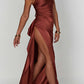 👗🌸 2025 Nuovo design senso temperamento sexy spalla slash split abito in raso, perfetta combinazione di eleganza e sensualità!