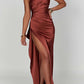👗🌸 2025 Nuovo design senso temperamento sexy spalla slash split abito in raso, perfetta combinazione di eleganza e sensualità!