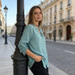 Camicia da donna a righe con scollo a V e bottoni