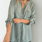 Camicia da donna a righe con scollo a V e bottoni