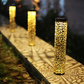 Lampada da giardino a energia solare con paletto e motivo intagliato a traforo
