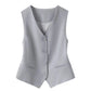 Elegante gilet da donna con scollo a V e bottoni sul davanti.