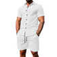Completo casual da uomo con camicia a maniche corte e pantaloncini